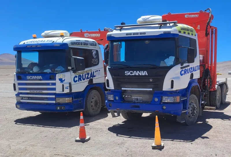 Unidades con hidrogrúa de la flota Cruzalta